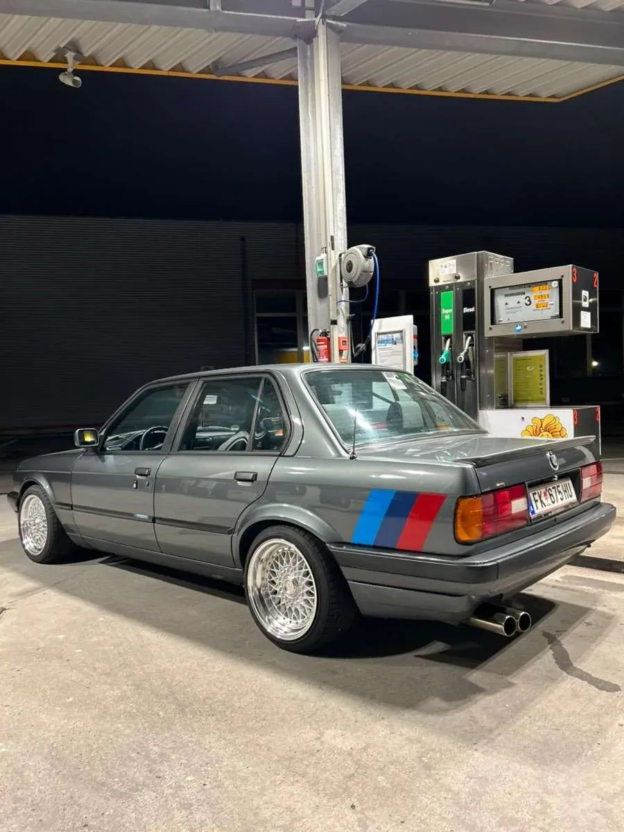 BMW 3 Series 1988 photo 3