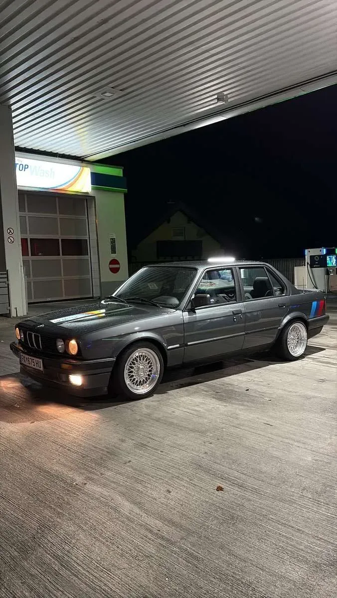 BMW 3 Series 1988 photo 2