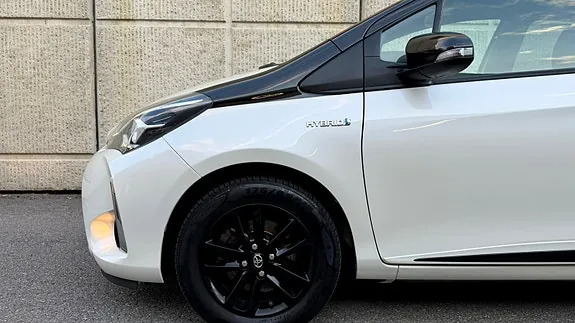Toyota Yaris 2018 photo 2