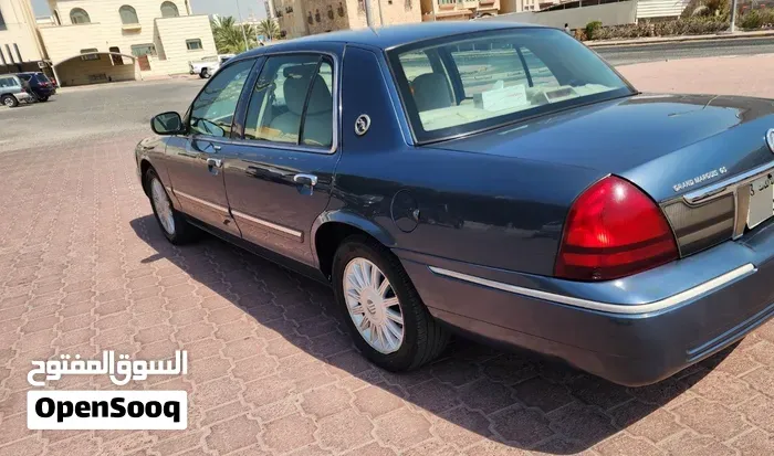 Ford Crown Victoria 2009 photo 3
