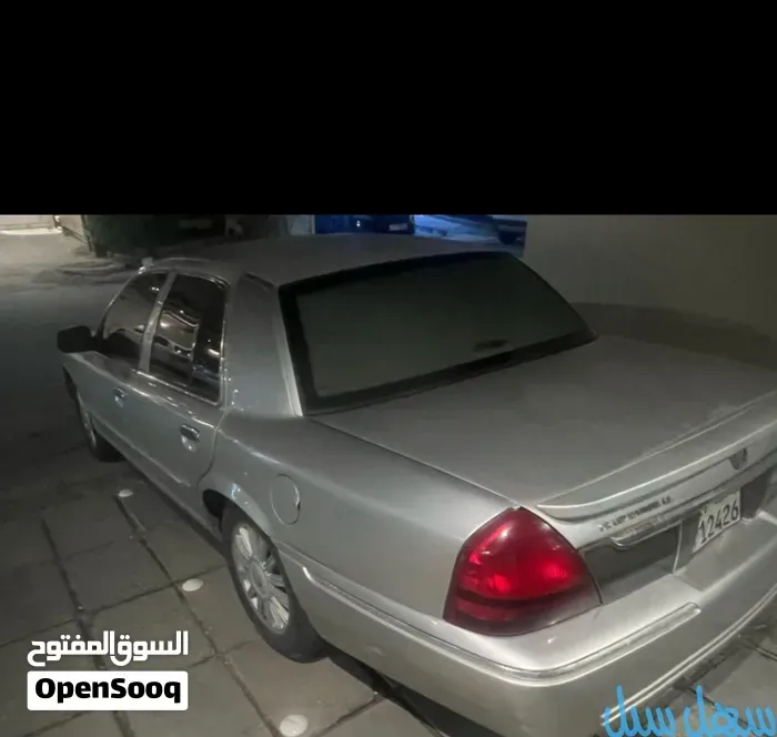 Ford Crown Victoria 2009 photo 5