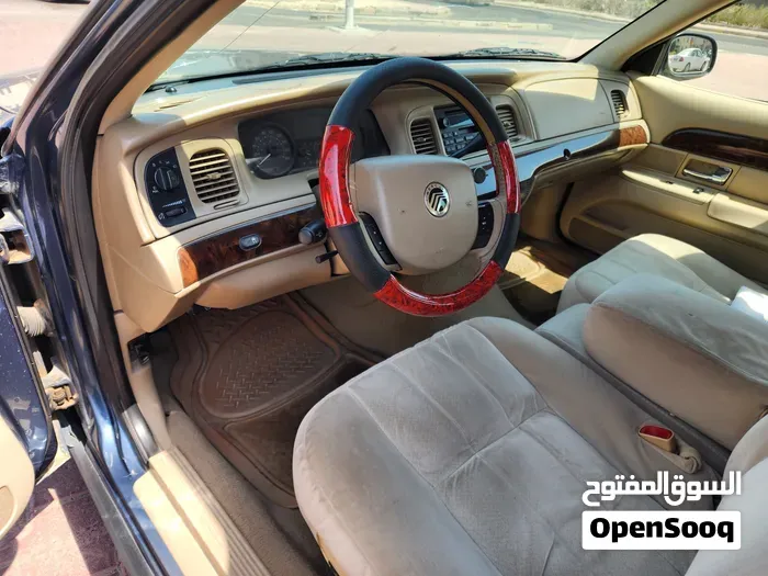 Ford Crown Victoria 2009 photo 4