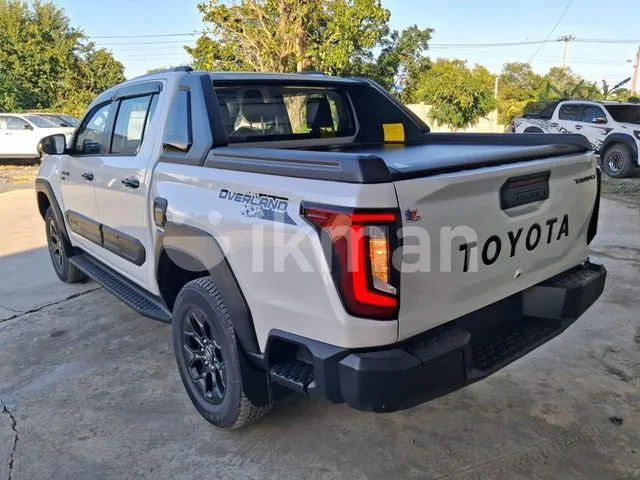 Toyota Hilux 2026 photo 4