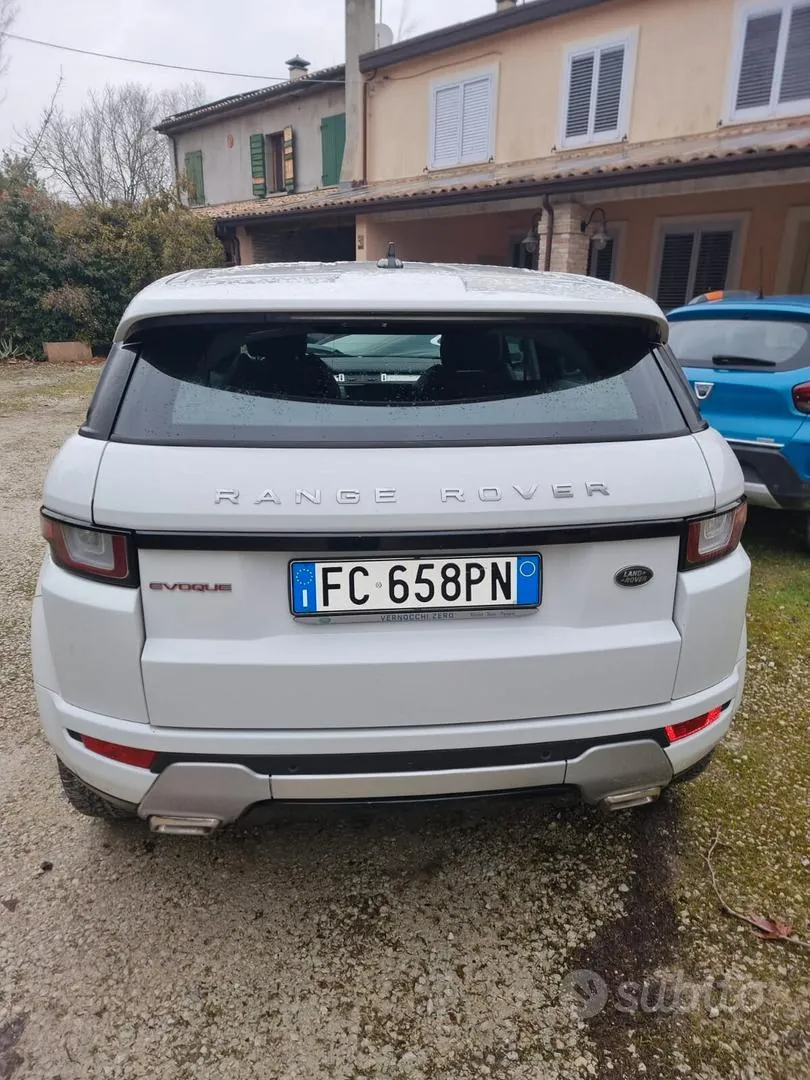 Land Rover Range Rover Evoque 2016 photo 2