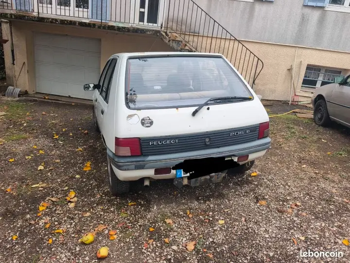 Peugeot 205 1993 photo 2