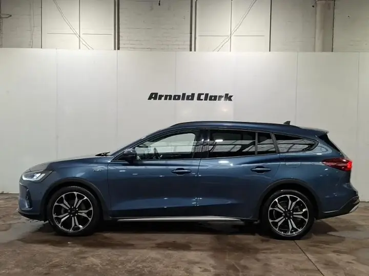 Ford Focus 2023 photo 4