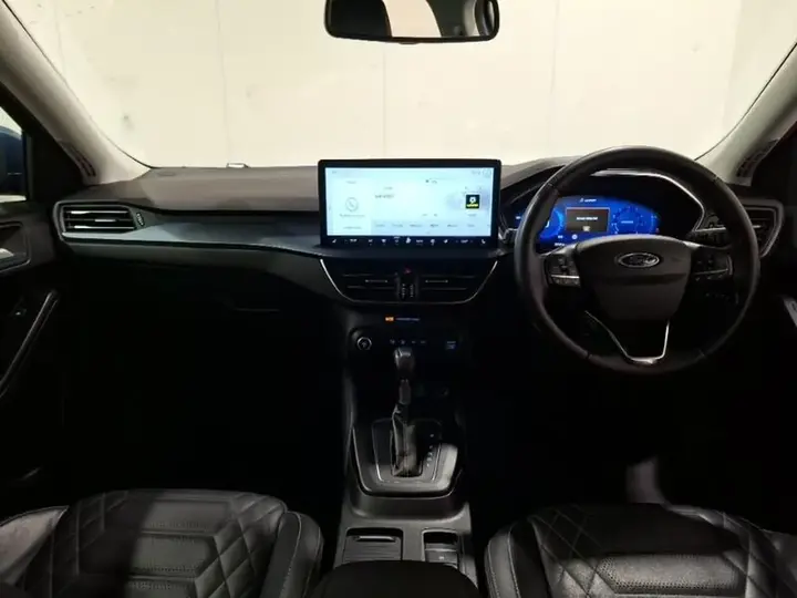Ford Focus 2023 photo 3