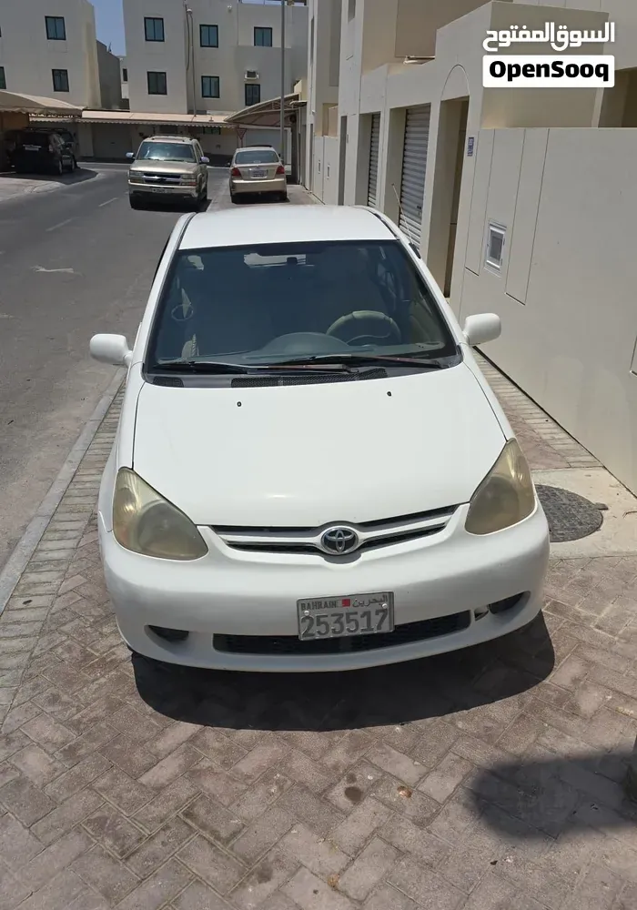 Toyota Echo 2005 photo 2