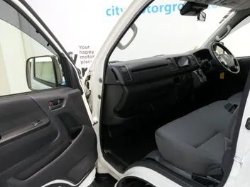 Toyota Hiace 2021 photo 5