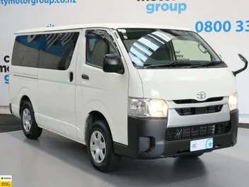 Toyota Hiace 2021 photo 2