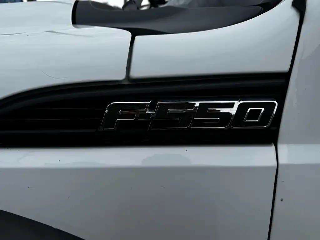 Ford F-550 Super Duty 2015 photo 3