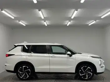 Mitsubishi Outlander 2024 photo 3