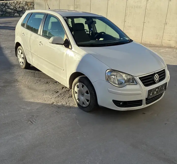 Volkswagen Polo 2005 photo 2