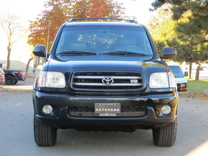 Toyota Sequoia 2001 photo 2