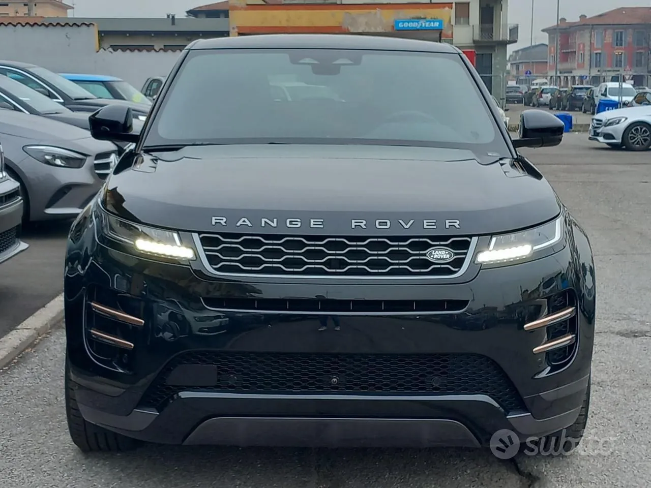 Land Rover Range Rover Evoque 2022 photo 2