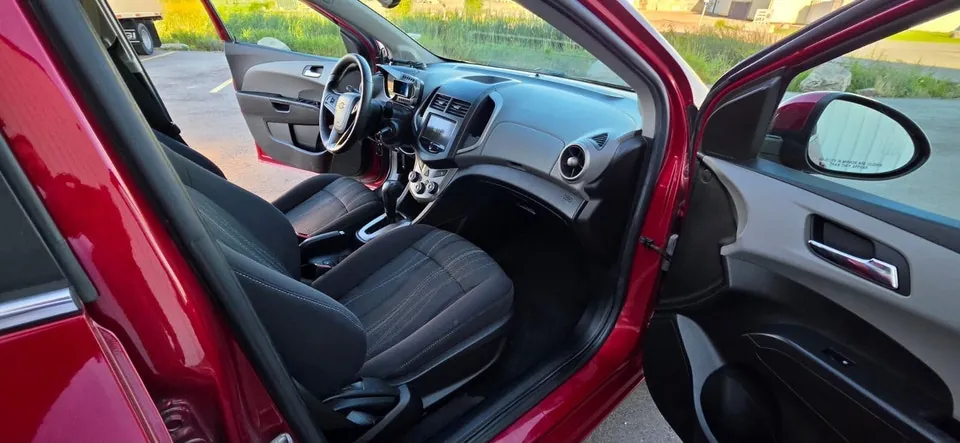 Chevrolet Sonic 2013 photo 3