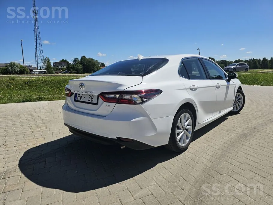 Toyota Camry 2022 photo 3