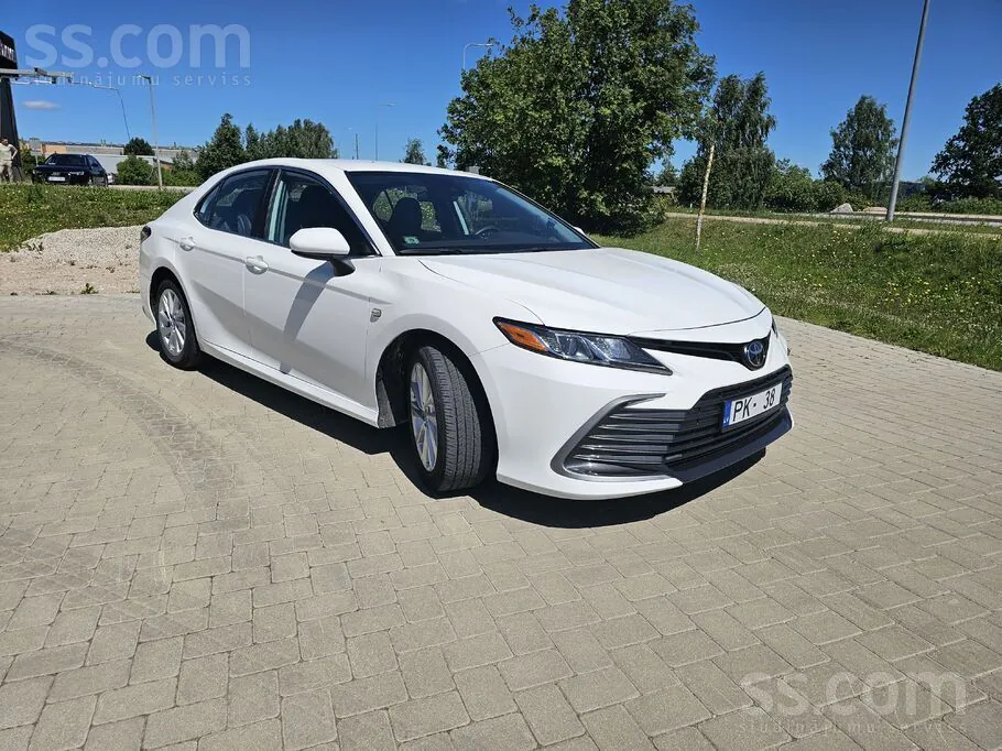 Toyota Camry 2022 photo 2