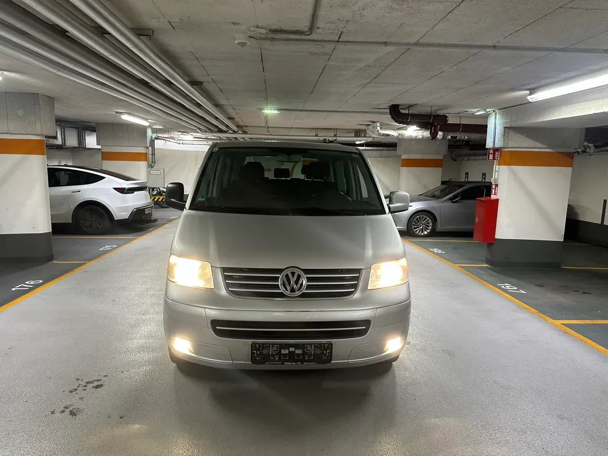 Volkswagen T5 Multivan 2008 photo 2