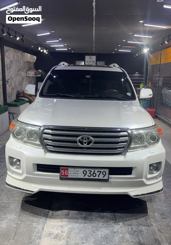 Toyota Land Cruiser 2013 photo 2