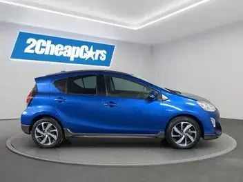 Toyota Aqua 2015 photo 5