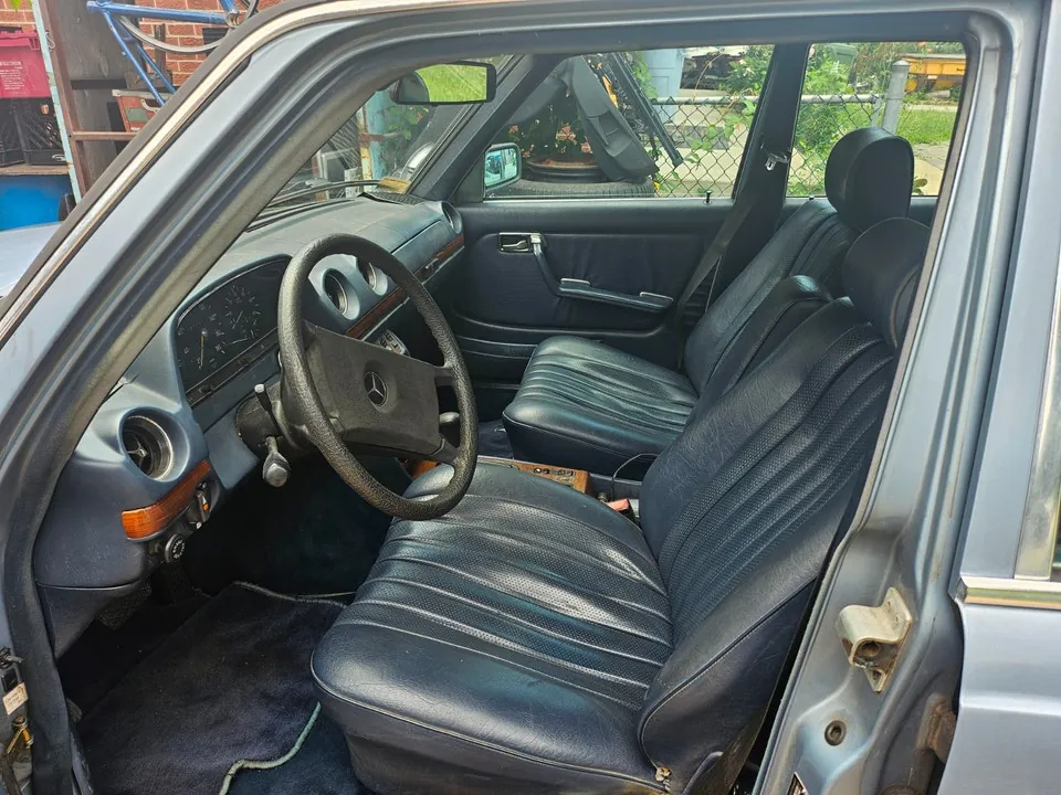 Mercedes-Benz 300-Series 1985 photo 3