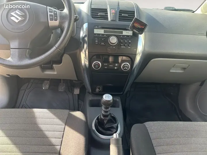 Suzuki Sx4 2011 photo 4