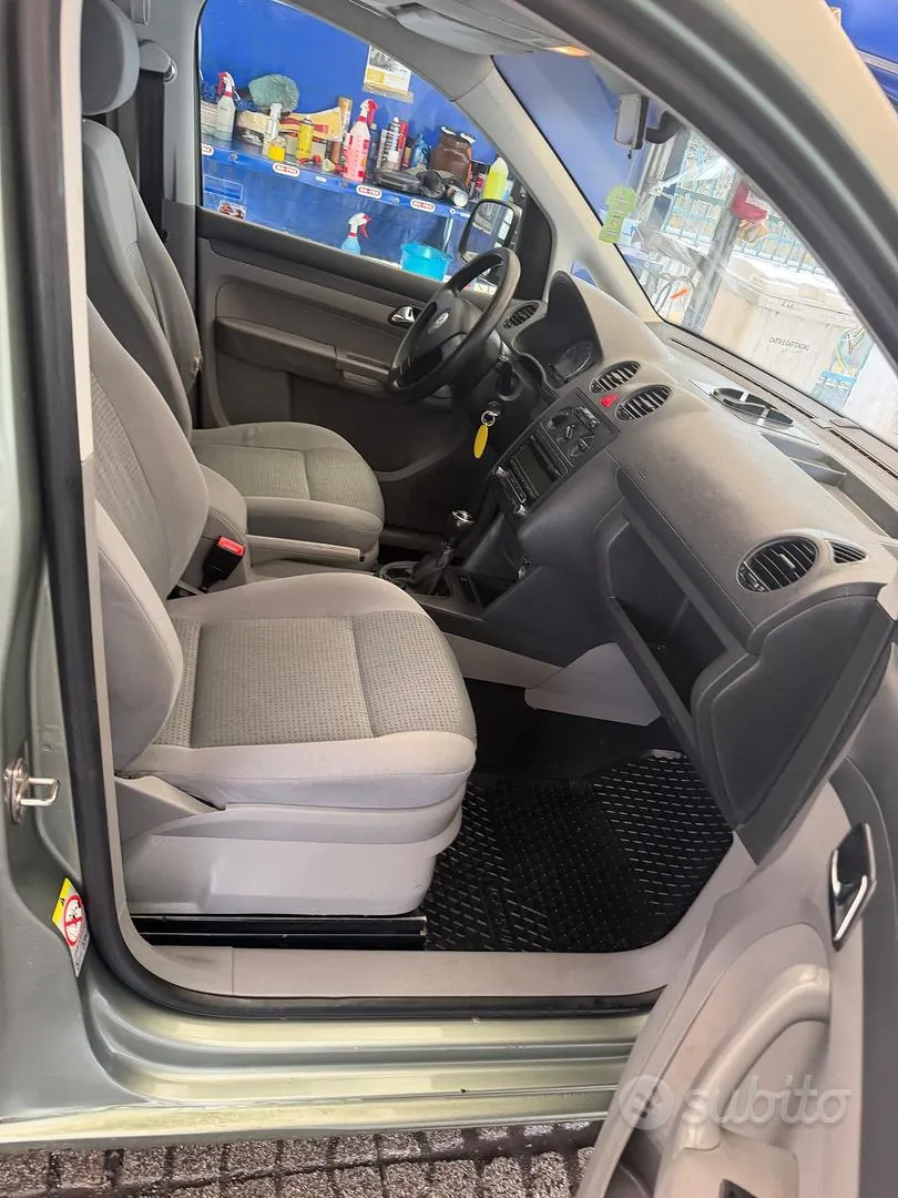 Volkswagen Caddy 2010 photo 4