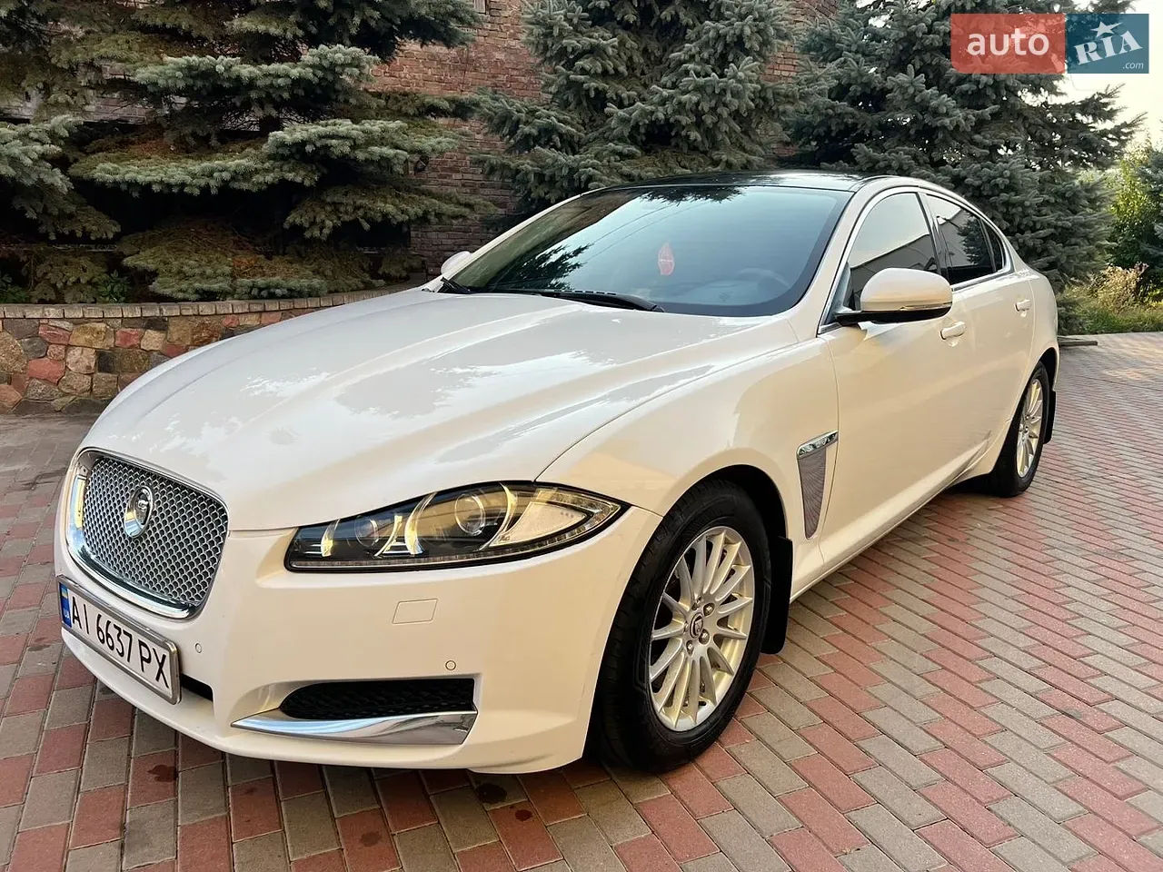 Jaguar Xf 2012 photo 5