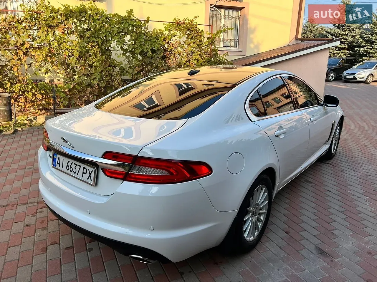 Jaguar Xf 2012 photo 3