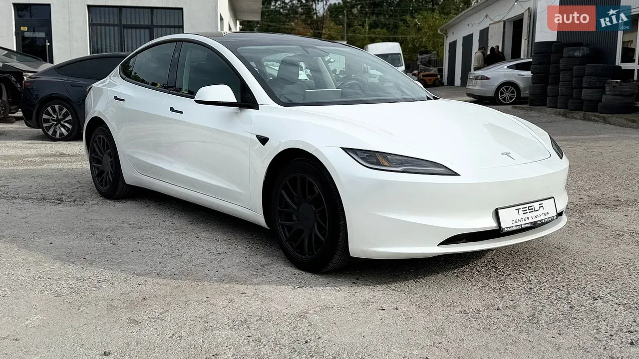 Tesla Model 3 2024 photo 2