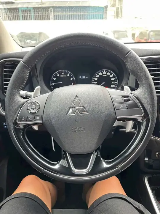 Mitsubishi Outlander 2023 photo 4