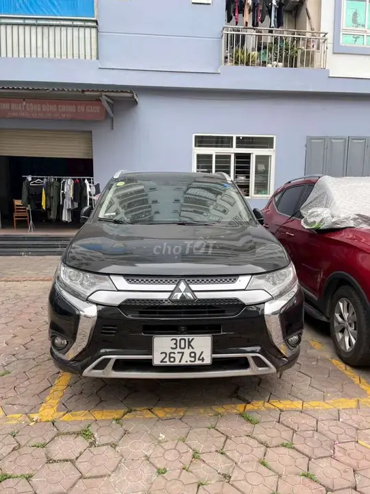 Mitsubishi Outlander 2023 photo 2