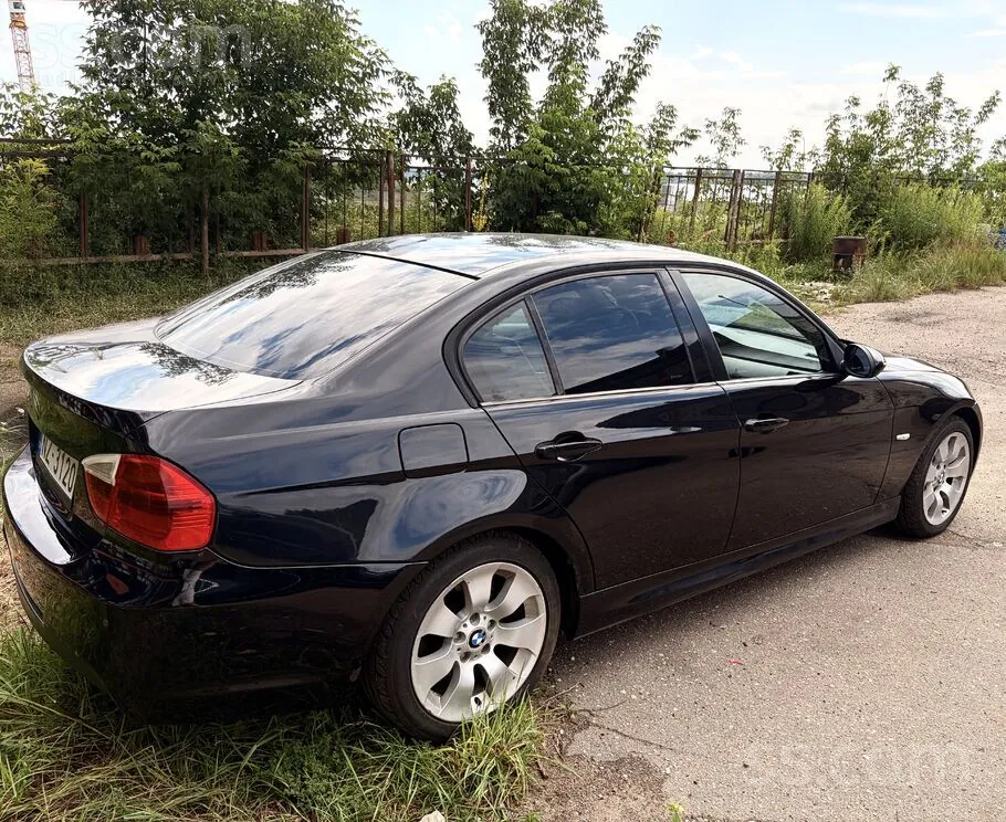 BMW 325 2008 photo 2