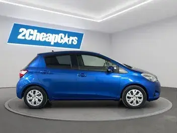 Toyota Vitz 2017 photo 5