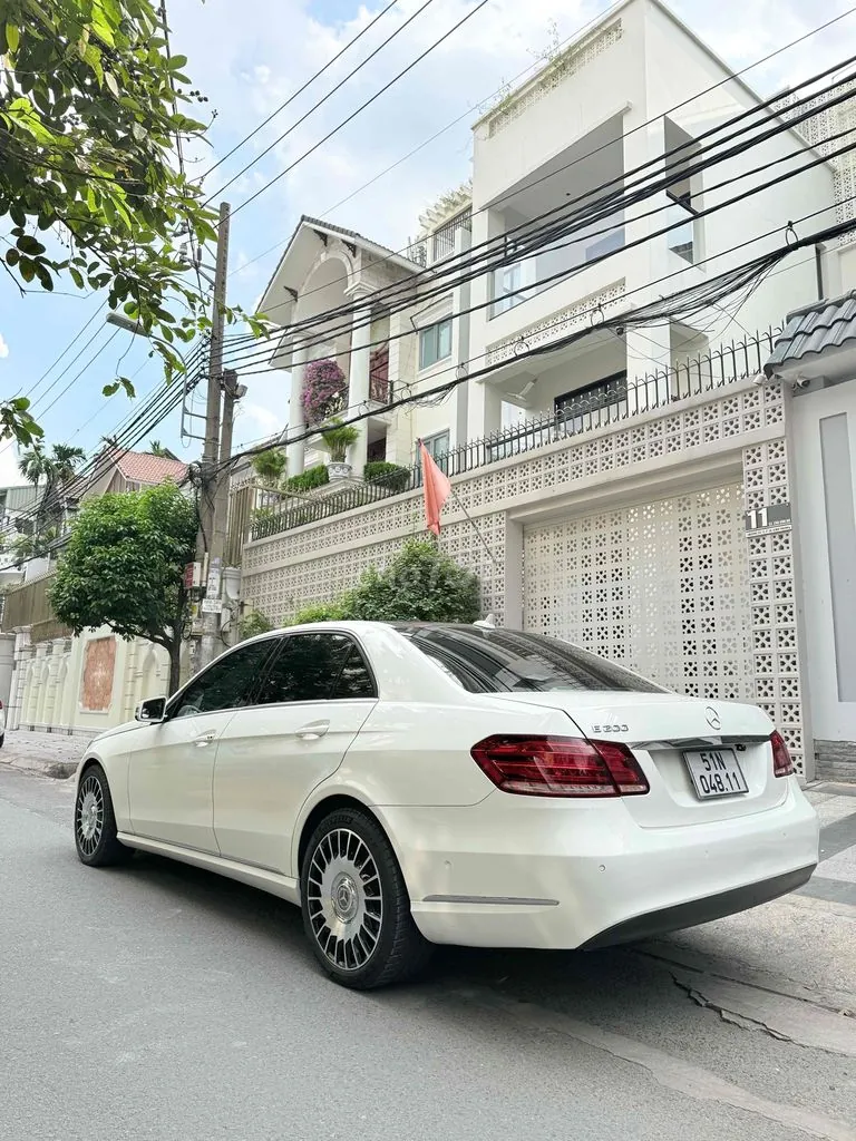 Mercedes-Benz E-Class 2014 photo 4