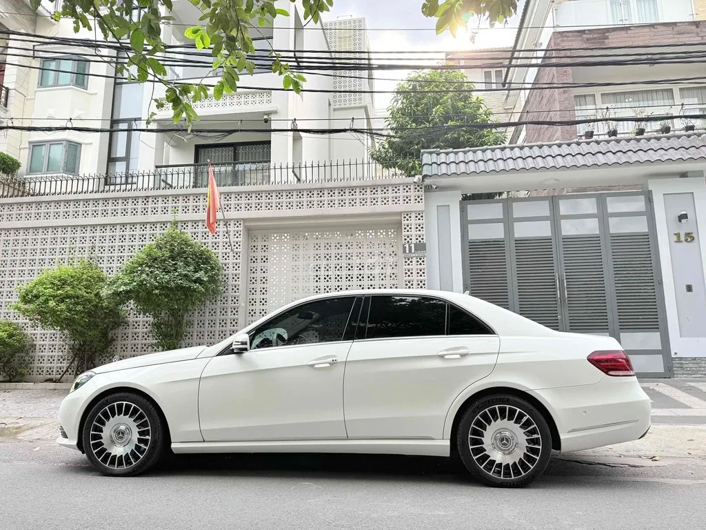 Mercedes-Benz E-Class 2014 photo 5