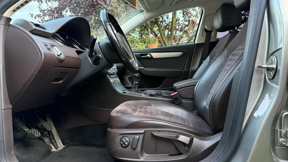 Volkswagen Passat 2013 photo 2