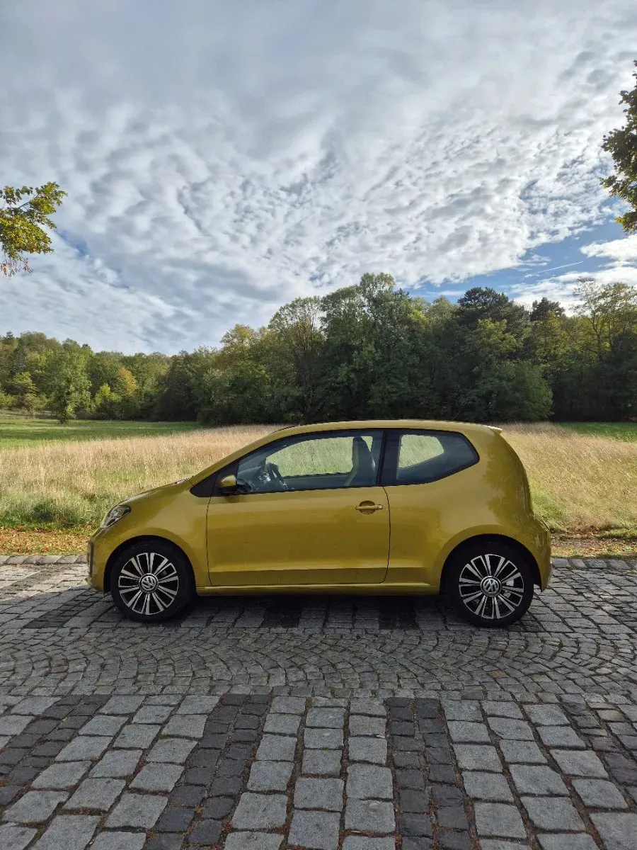 Volkswagen Up 2016 photo 3