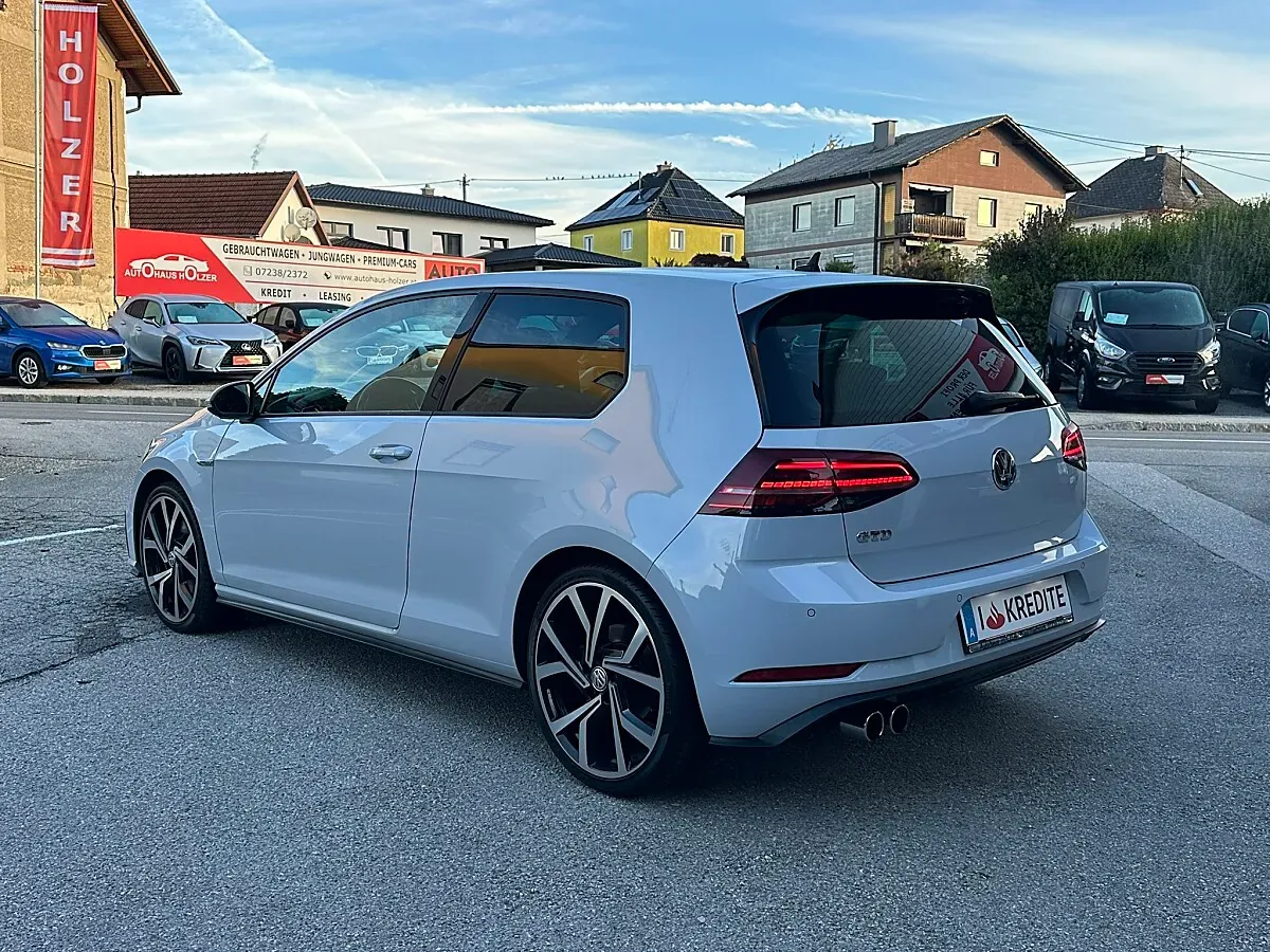 Volkswagen Golf 2018 photo 2