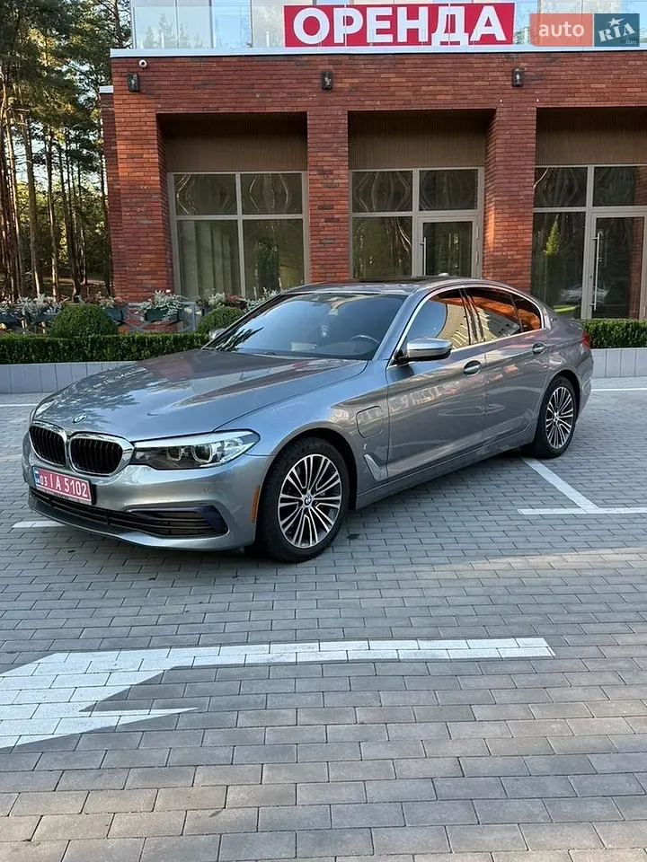 BMW 5 Series 2018 photo 3
