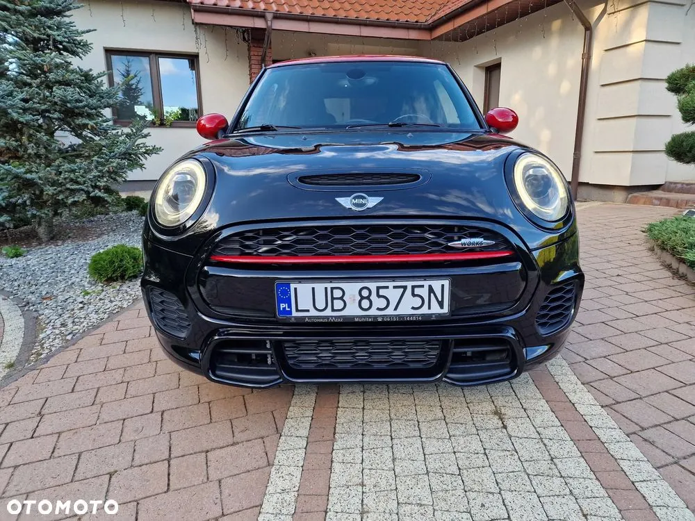 Mini John Cooper Works 2017 photo 2