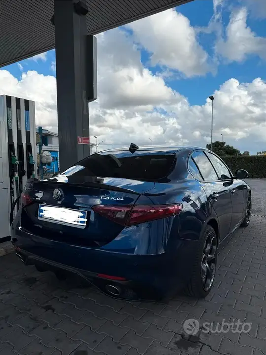 Alfa Romeo Giulia 2017 photo 2