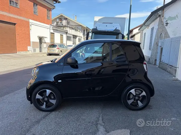 Smart Fortwo 2021 photo 3