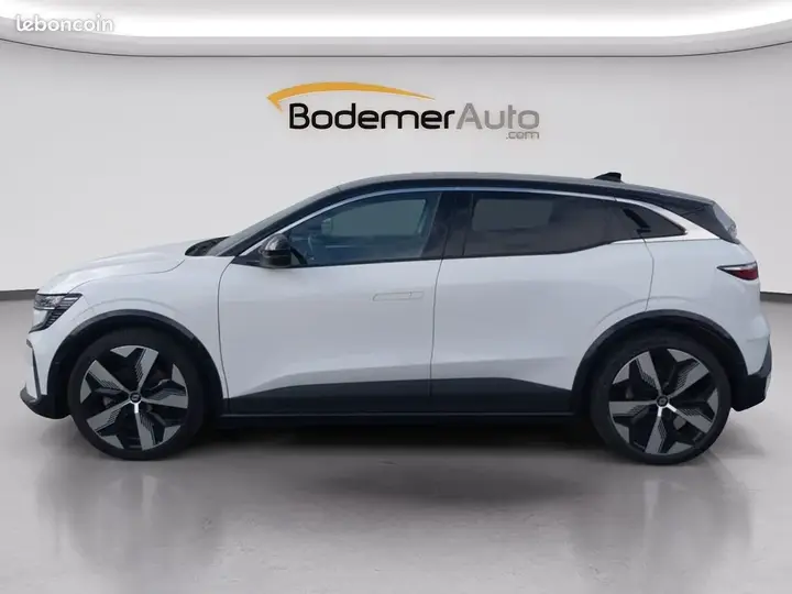 Renault Megane 2023 photo 2