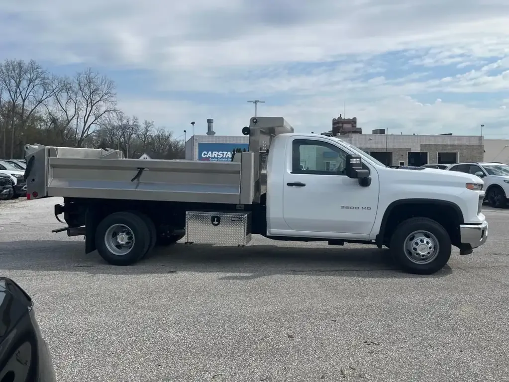 Chevrolet Silverado 3500 2026 photo 4