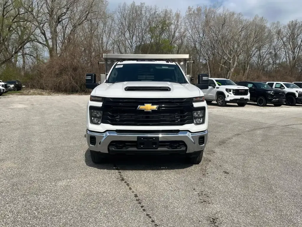 Chevrolet Silverado 3500 2026 photo 2