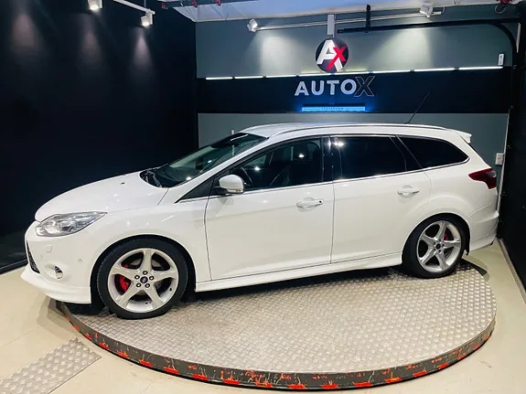 Ford Focus 2014 photo 3
