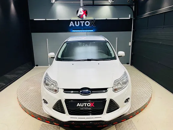 Ford Focus 2014 photo 2
