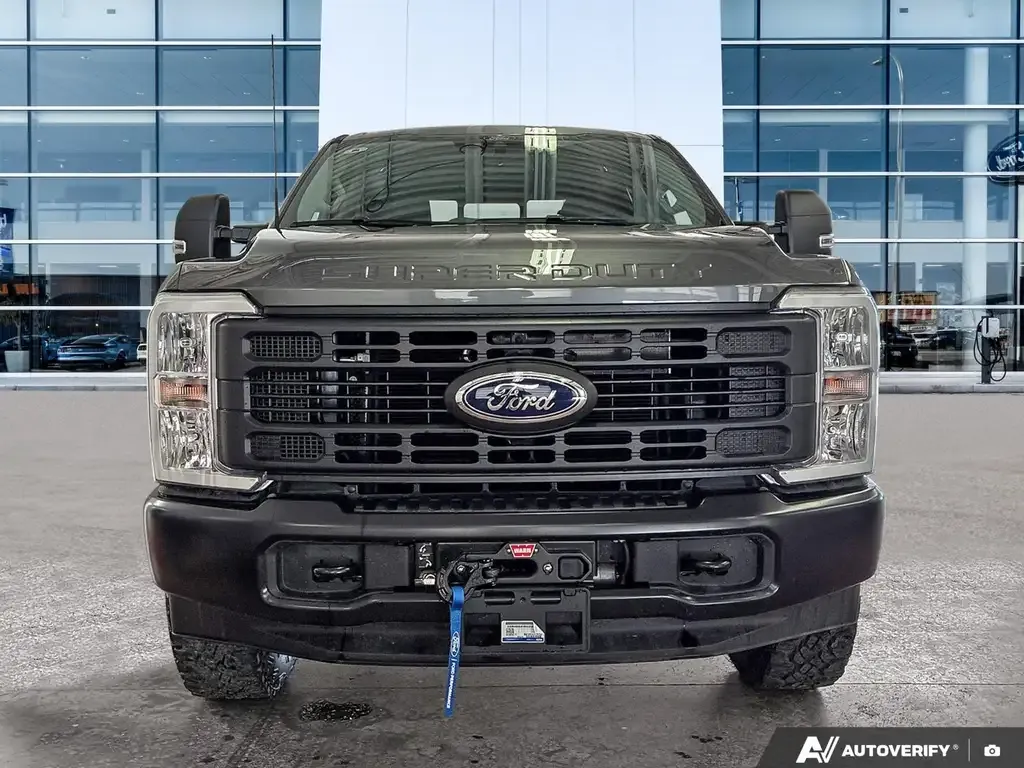 Ford F-350 Super Duty 2026 photo 2